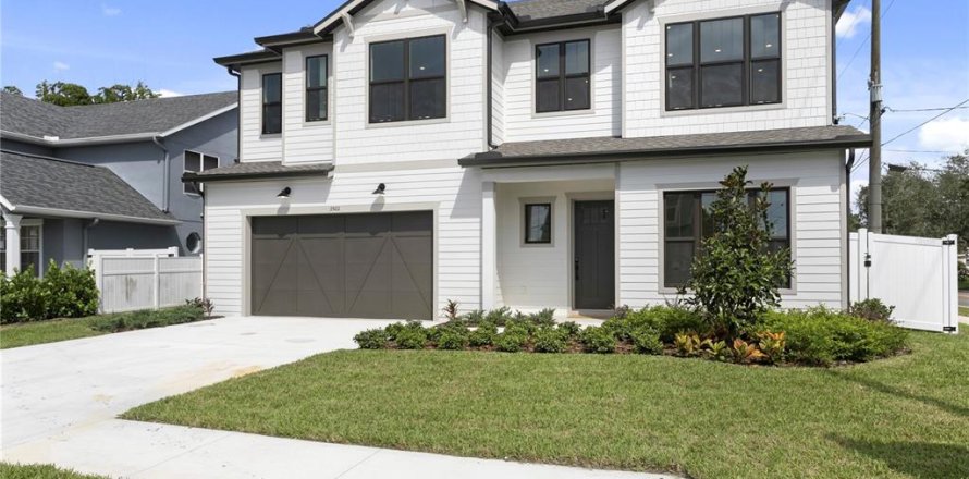 Villa ou maison à Tampa, Floride 5 chambres, 303.33 m2 № 2412633