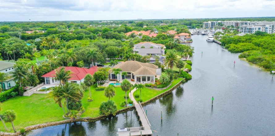 Villa ou maison à Palm Beach Gardens, Floride 3 chambres, 304.16 m2 № 2384968