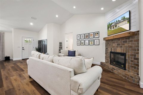 Casa en venta en Wildwood, Florida, 3 dormitorios, 173.26 m2 № 2305984 - foto 13