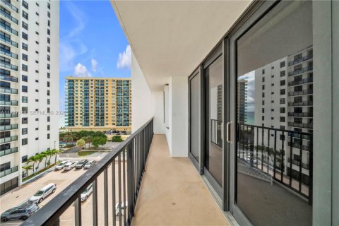 Copropriété à vendre à Hollywood, Floride: 1 chambre, 92.9 m2 № 1995012 - photo 6