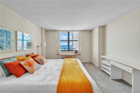 Copropriété à vendre à Hollywood, Floride: 1 chambre, 92.9 m2 № 1995012 - photo 16