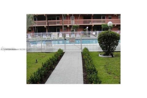 Condominio en alquiler en Hallandale Beach, Florida, 2 dormitorios, 102.19 m2 № 1920888 - foto 12
