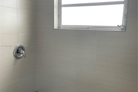 Condominio en alquiler en Hallandale Beach, Florida, 2 dormitorios, 102.19 m2 № 1920888 - foto 15