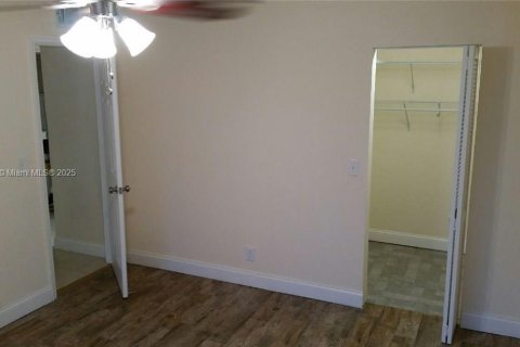Copropriété à louer à Hallandale Beach, Floride: 2 chambres, 102.19 m2 № 1920888 - photo 4