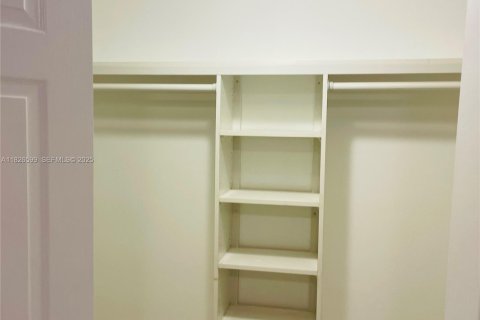 Condominio en alquiler en Hallandale Beach, Florida, 2 dormitorios, 102.19 m2 № 1920888 - foto 22