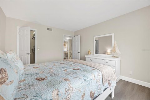 Condo in Daytona Beach, Florida, 2 bedrooms  № 2157934 - photo 14