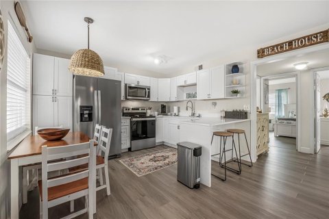 Condo in Daytona Beach, Florida, 2 bedrooms  № 2157934 - photo 7