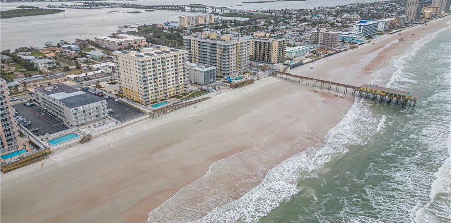 Condo in Daytona Beach, Florida, 2 bedrooms  № 2157934