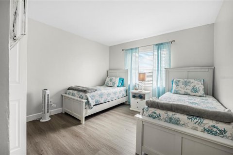 Condo in Daytona Beach, Florida, 2 bedrooms  № 2157934 - photo 16