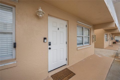 Condo in Daytona Beach, Florida, 2 bedrooms  № 2157934 - photo 3