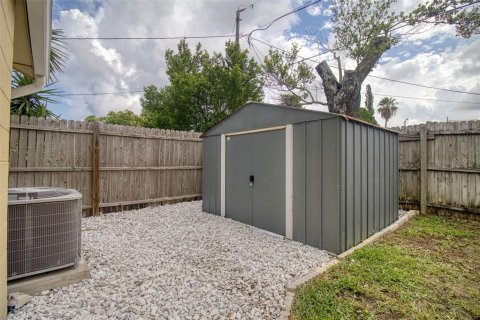 House in Holiday, Florida 3 bedrooms, 204.11 sq.m. № 2285404 - photo 28