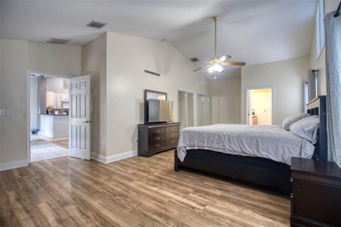 House in Holiday, Florida 3 bedrooms, 204.11 sq.m. № 2285404 - photo 13