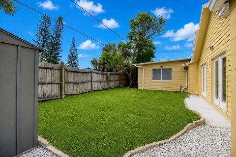 House in Holiday, Florida 3 bedrooms, 204.11 sq.m. № 2285404 - photo 29