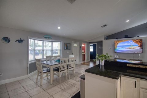 House in Holiday, Florida 3 bedrooms, 204.11 sq.m. № 2285404 - photo 5