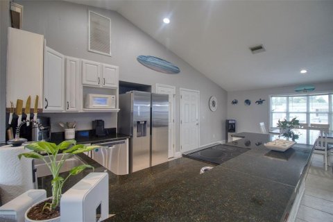 House in Holiday, Florida 3 bedrooms, 204.11 sq.m. № 2285404 - photo 6