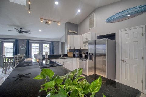 House in Holiday, Florida 3 bedrooms, 204.11 sq.m. № 2285404 - photo 7