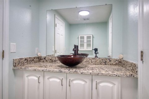 House in Holiday, Florida 3 bedrooms, 204.11 sq.m. № 2285404 - photo 26