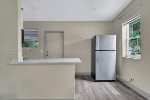 House in Hollywood, Florida 3 bedrooms, 79.06 sq.m. № 2087077 - photo 10