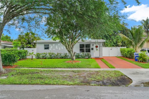 House in Hollywood, Florida 3 bedrooms, 79.06 sq.m. № 2087077