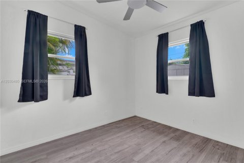 House in Hollywood, Florida 3 bedrooms, 79.06 sq.m. № 2087077 - photo 25