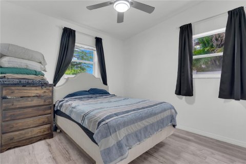 House in Hollywood, Florida 3 bedrooms, 79.06 sq.m. № 2087077 - photo 23