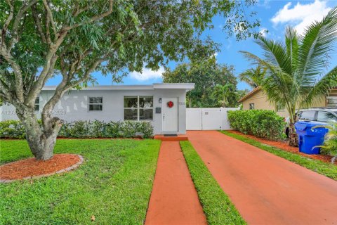 House in Hollywood, Florida 3 bedrooms, 79.06 sq.m. № 2087077 - photo 3