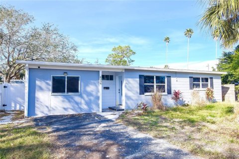 Casa en venta en Saint Petersburg, Florida, 3 dormitorios, 104.7 m2 № 1512112 - foto 1