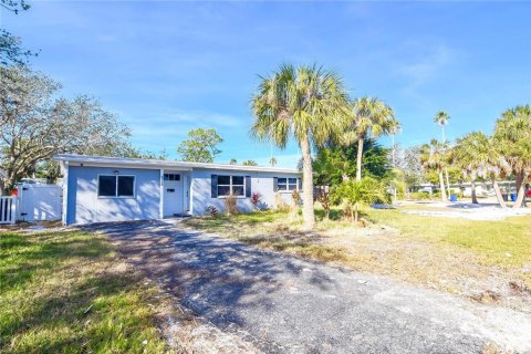 Casa en venta en Saint Petersburg, Florida, 3 dormitorios, 104.7 m2 № 1512112 - foto 2