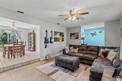 House in Lakeland, Florida 4 bedrooms, 288.28 sq.m. № 2231930 - photo 9