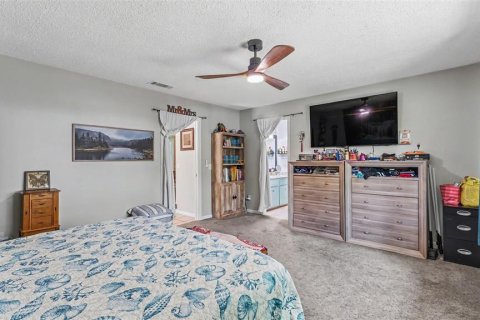 House in Lakeland, Florida 4 bedrooms, 288.28 sq.m. № 2231930 - photo 13