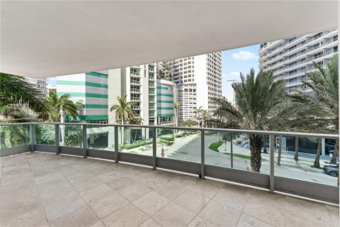 Condo in Miami, Florida, 2 bedrooms  № 1979945 - photo 23
