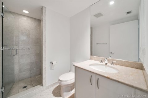 Condo in Miami, Florida, 2 bedrooms  № 1979945 - photo 20