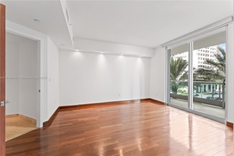 Condo in Miami, Florida, 2 bedrooms  № 1979945 - photo 18