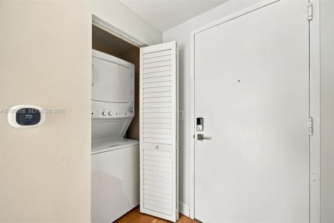 Copropriété à vendre à Miami, Floride: 1 chambre, 78.6 m2 № 2411233 - photo 19