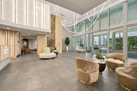 Copropriété à vendre à Miami, Floride: 1 chambre, 78.6 m2 № 2411233 - photo 2