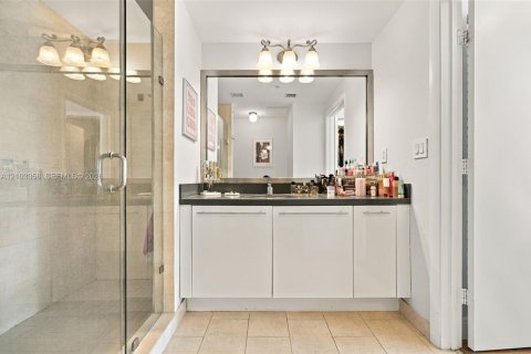 Copropriété à vendre à Miami, Floride: 1 chambre, 78.6 m2 № 2411233 - photo 17