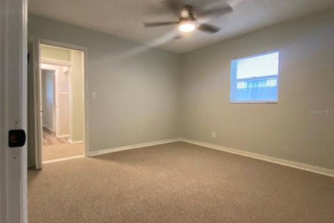 Commercial property in Saint Petersburg, Florida 3 bedrooms, 141.68 sq.m. № 1829295 - photo 20
