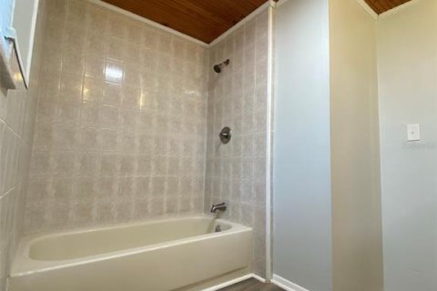 Commercial property in Saint Petersburg, Florida 3 bedrooms, 141.68 sq.m. № 1829295 - photo 26