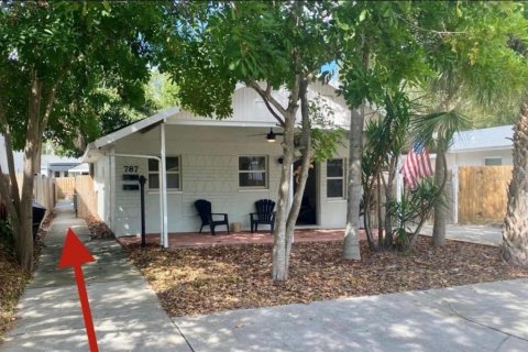 Commercial property in Saint Petersburg, Florida 3 bedrooms, 141.68 sq.m. № 1829295 - photo 27