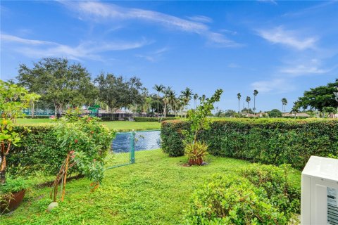 Townhouse in Miramar, Florida 2 bedrooms, 95.69 sq.m. № 1998543 - photo 24