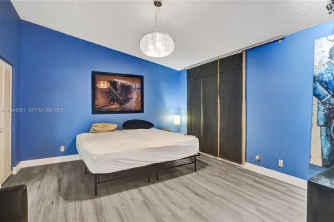 Townhouse in Miramar, Florida 2 bedrooms, 95.69 sq.m. № 1998543 - photo 14