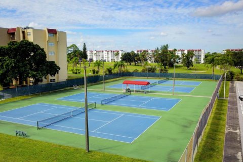 Condominio en alquiler en Lake Worth, Florida, 2 dormitorios, 101.26 m2 № 924494 - foto 1