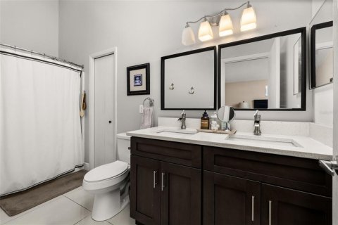 House in Davenport, Florida 4 bedrooms, 177.26 sq.m. № 1914318 - photo 26