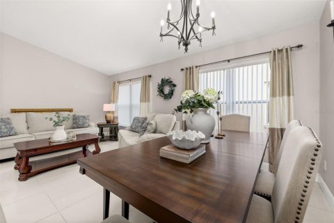 House in Davenport, Florida 4 bedrooms, 177.26 sq.m. № 1914318 - photo 9