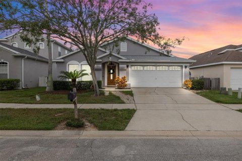 House in Davenport, Florida 4 bedrooms, 177.26 sq.m. № 1914318 - photo 2