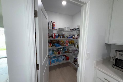 Casa en alquiler en Kissimmee, Florida, 4 dormitorios, 194.26 m2 № 1827803 - foto 13