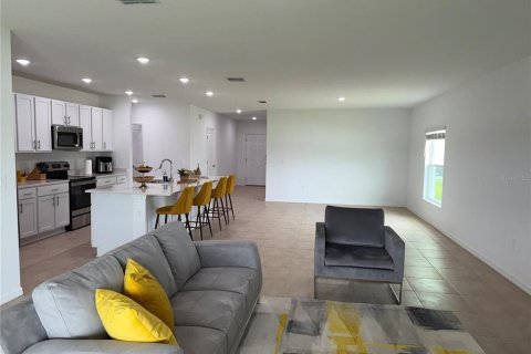 Casa en alquiler en Kissimmee, Florida, 4 dormitorios, 194.26 m2 № 1827803 - foto 12