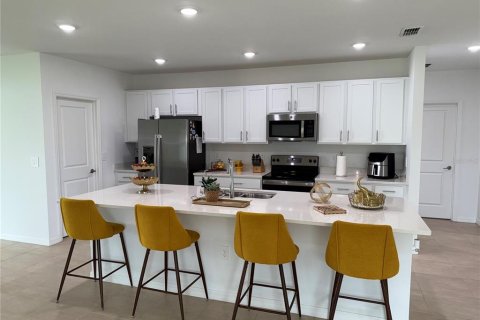 Casa en alquiler en Kissimmee, Florida, 4 dormitorios, 194.26 m2 № 1827803 - foto 4