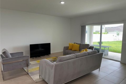 Casa en alquiler en Kissimmee, Florida, 4 dormitorios, 194.26 m2 № 1827803 - foto 9