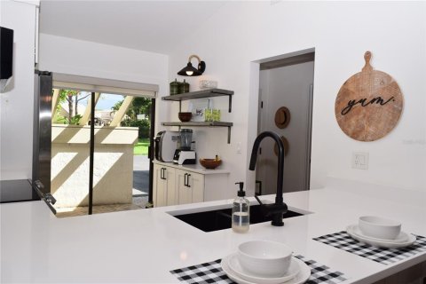 Casa en alquiler en Sarasota, Florida, 2 dormitorios, 98.85 m2 № 1895129 - foto 7